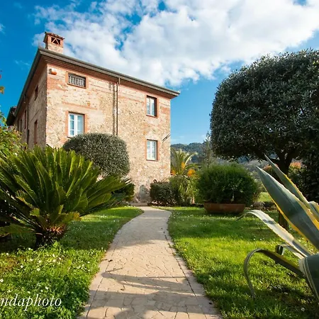 Casale Isidora Camaiore